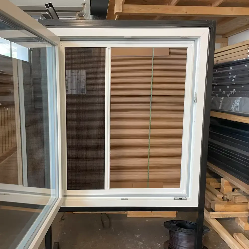 Fenster mit PLISSMART® KLICK-FS, Öffnungsrichtung links