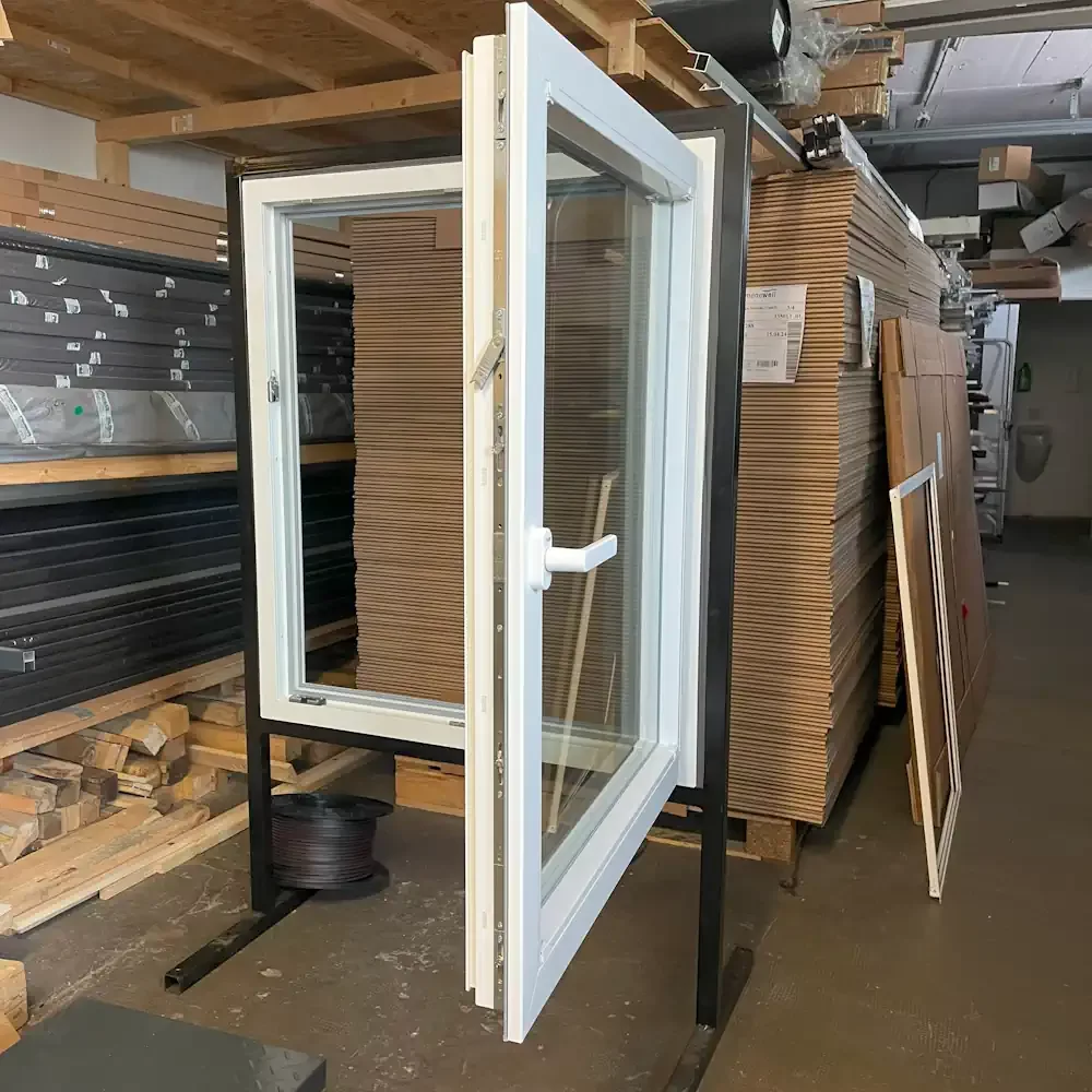 Fenster mit Öffnungsrichtung rechts, offen
